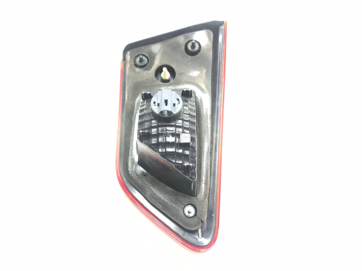 2022 Subaru Crosstrek Tail Light Inner & Reflector Passenger Side Right OEM