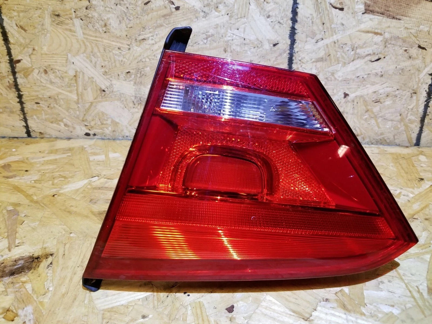 2014 VW Passat Tail Light Left & Right Pair OEM