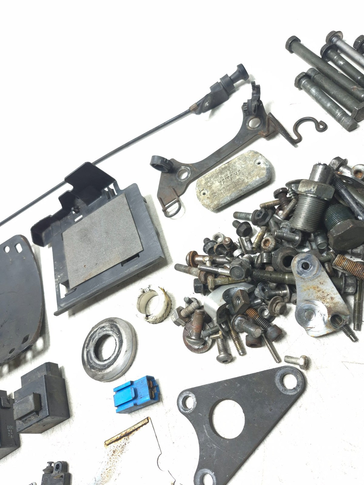 1999 Yamaha V Star Xvs650 Misc Bolt & Hardware Bracket OEM