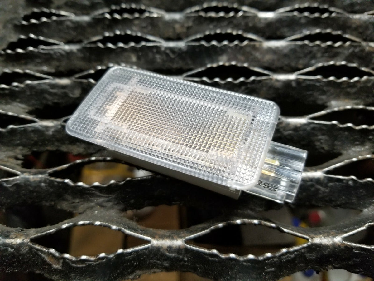 11 12 13 14 Nissan Juke Interior Light Lamp OEM
