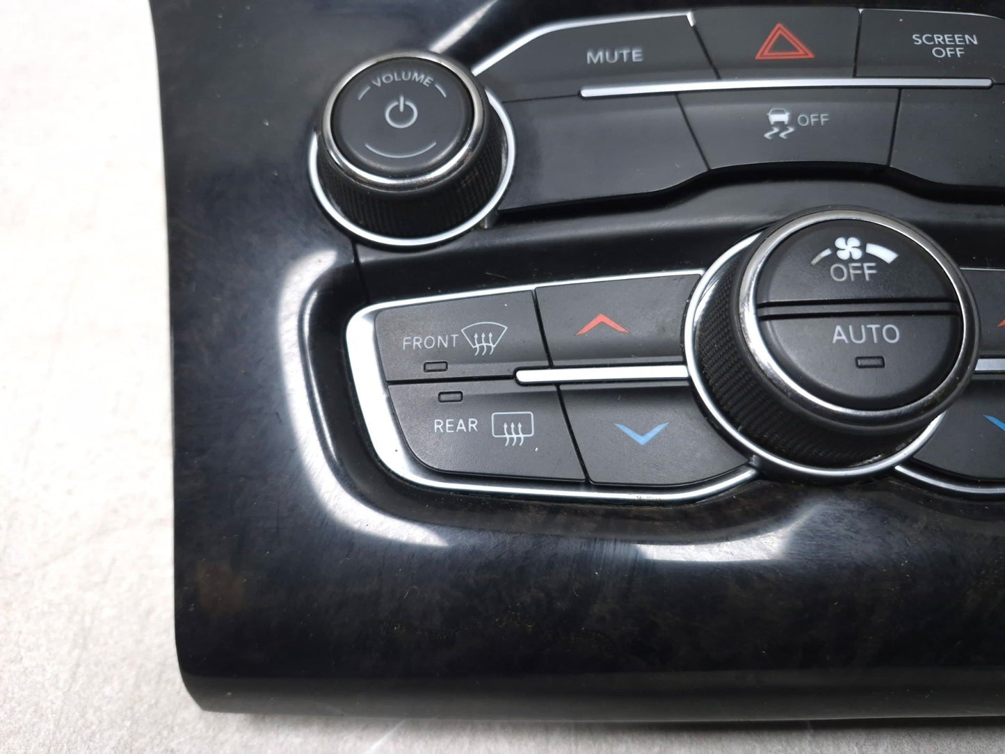 2018 Chrysler 300 Limited AWD Heater AC Temperature Control OEM