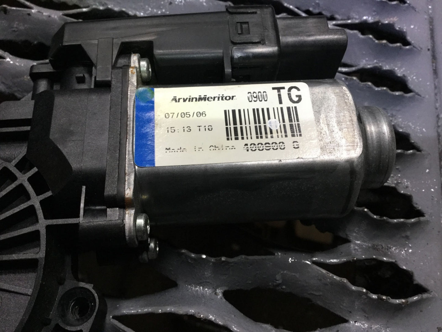 06 07 08 09 10 11 Hyundai Azera Power Window Motor Front Right Passenger OEM