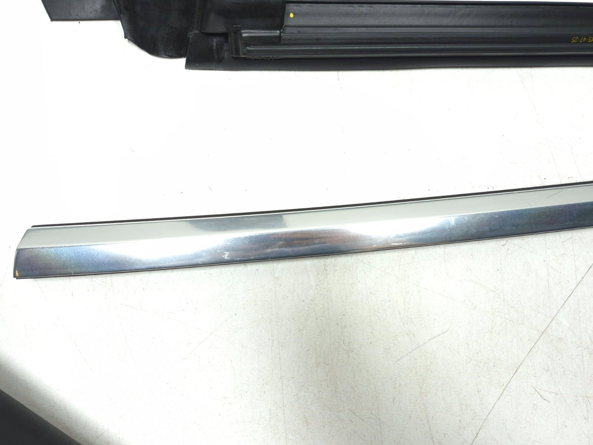 2020 Tesla Model 3 Rear Door Seal & Belt Molding Passenger Side 3 Pcs OEM