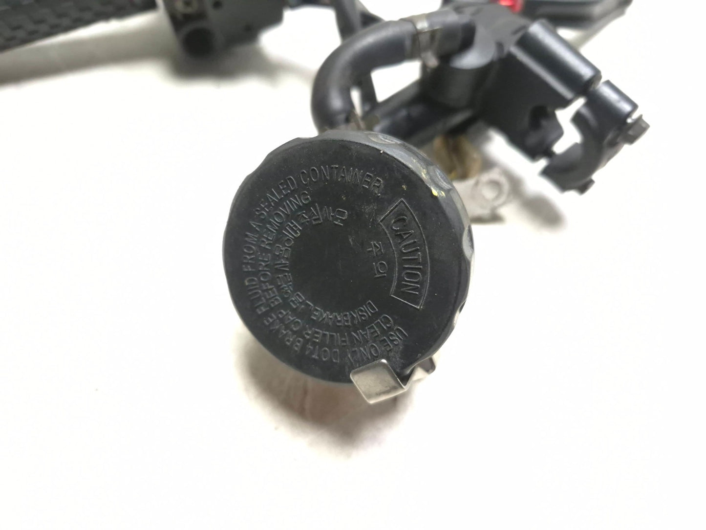 2002 Yamaha Yzf-r6 Front Brake Master Cylinder & Switch Grip Assy OEM