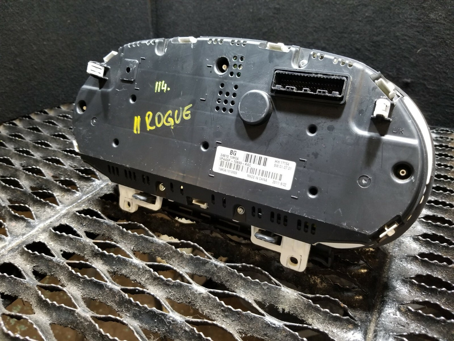 2011 Nissan Rogue Instrument Cluster Speedometer OEM