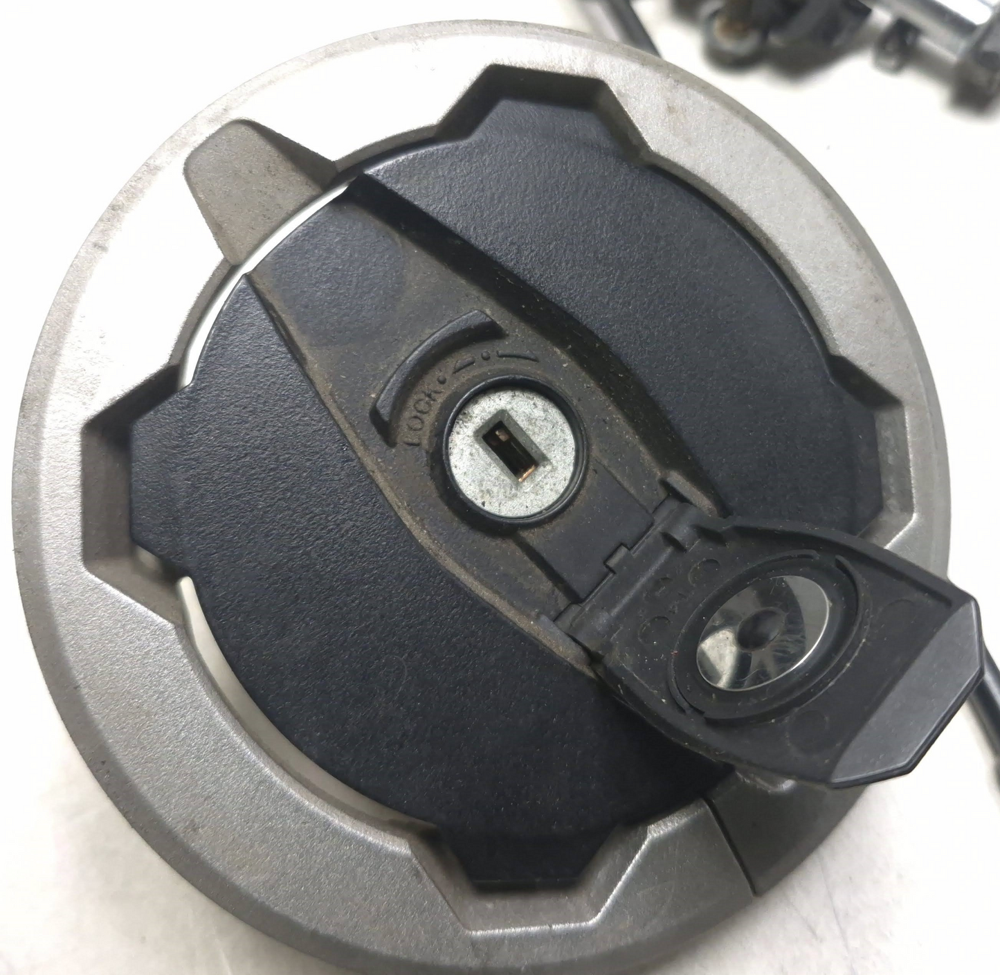 2023 Kawasaki Ninja Ex 400 Fuel Cap Lock W/ Key OEM