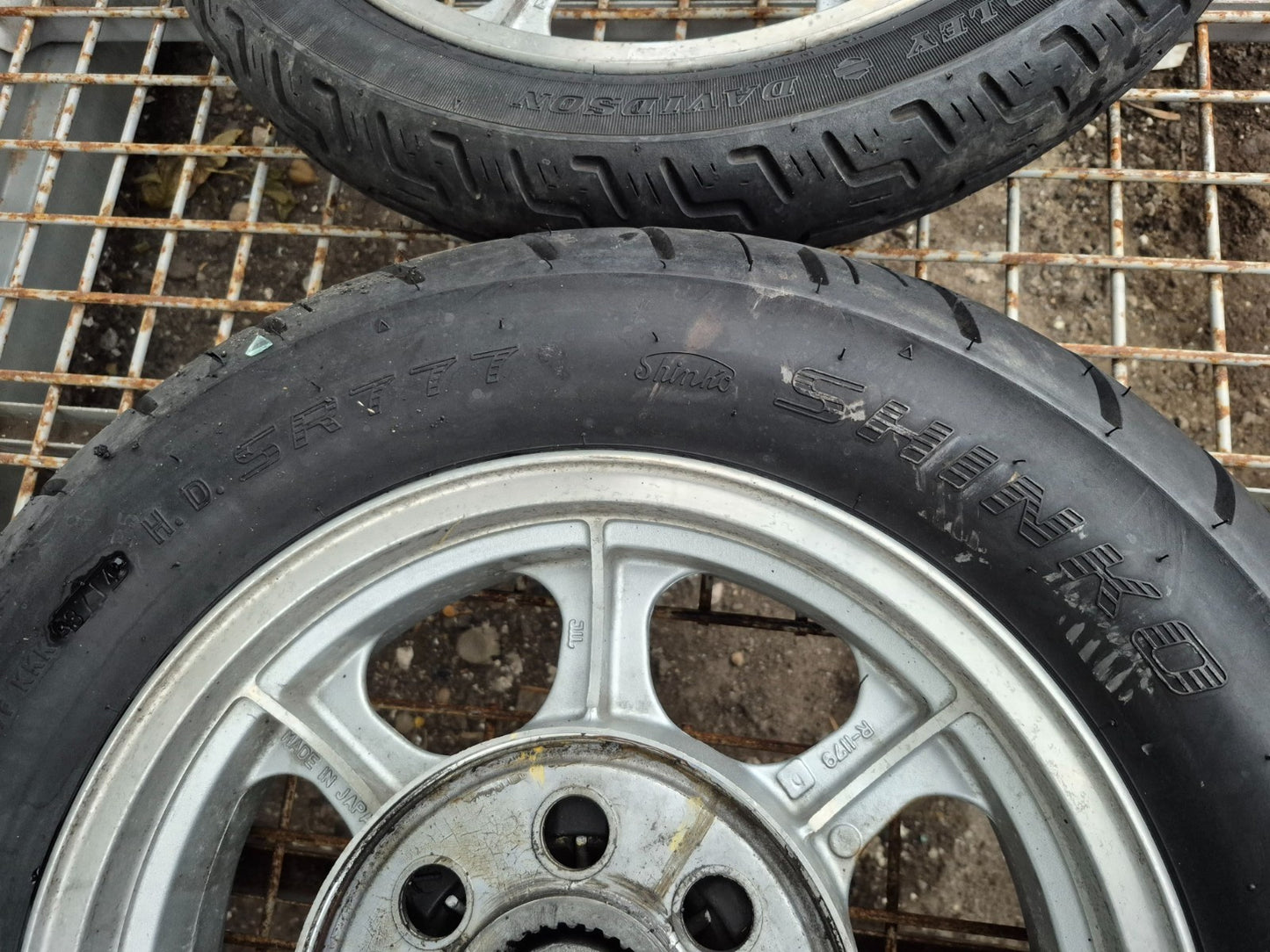 1990 Kawasaki Vn750 Vulcan Rear & Front Wheel W/ Tire Pair R 15 R 19 OEM
