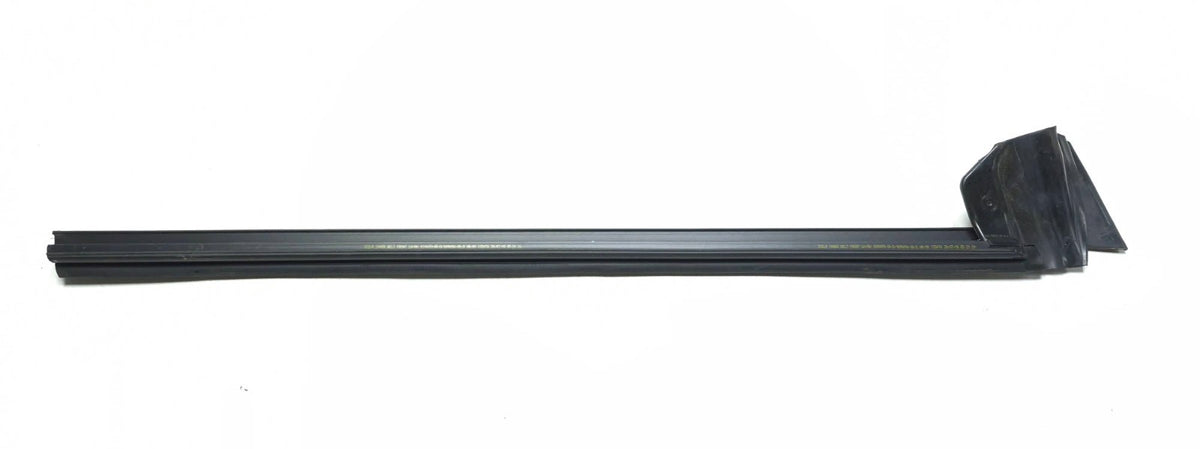 2018 Tesla Model 3 Front Door Seal & Belt Molding Driver Side Lh 3pcs OEM