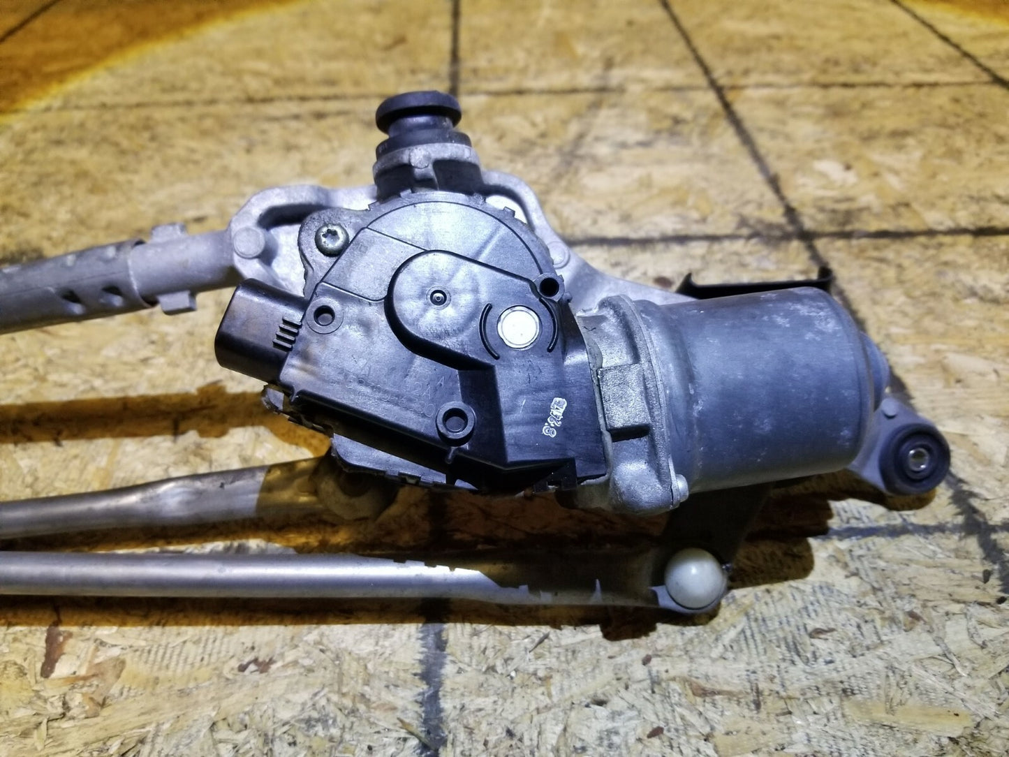 2017 Subaru Legacy Windshield Wiper Motor W/ Linkage OEM