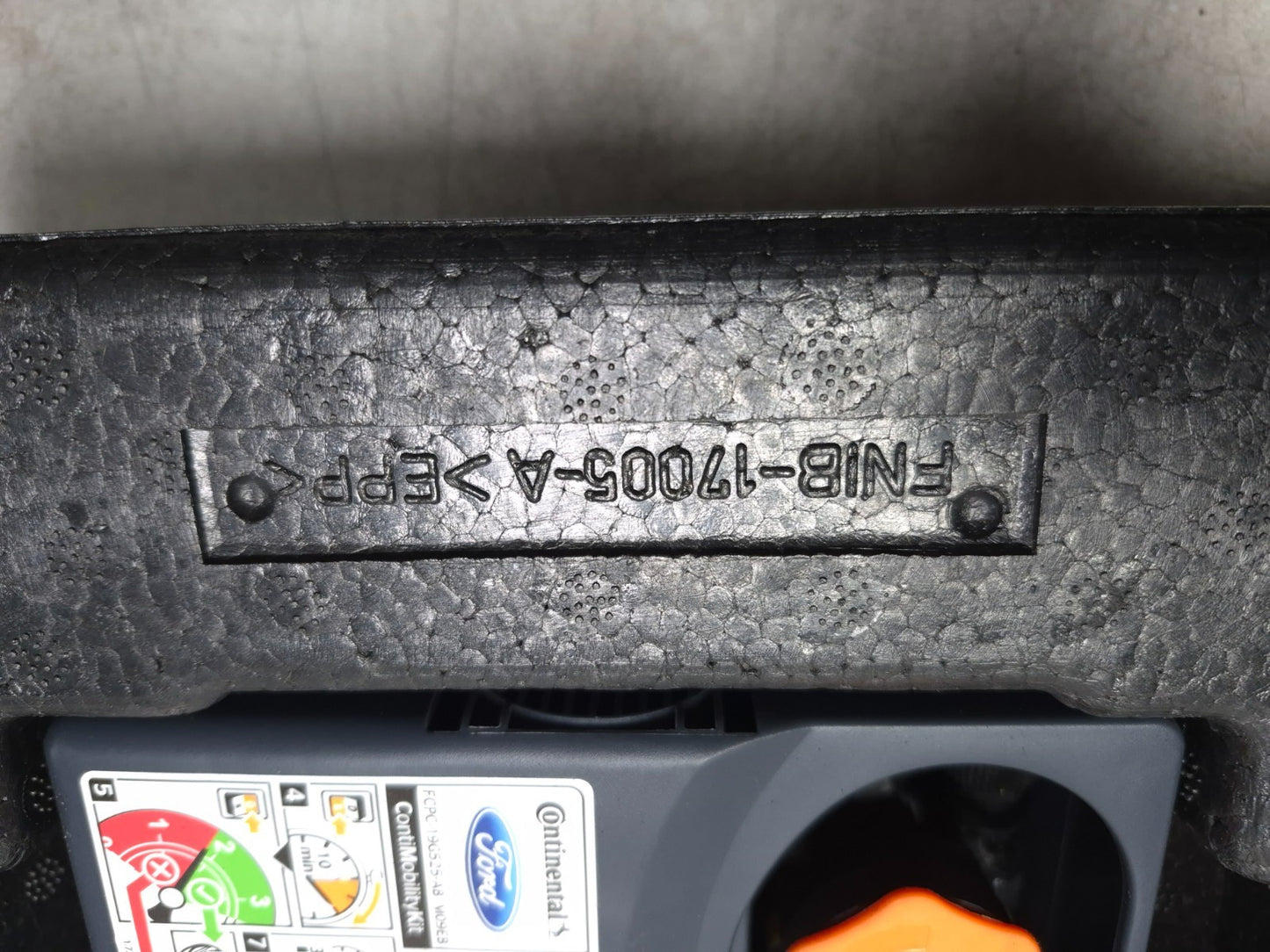 2019 Ford Ecosport Tire Inflator W/ Tire Sealant Sealer OEM