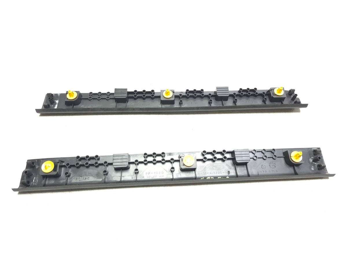 2013 Ford Focus Front Door Sill Scuff Plate Trim Cover Left & Right  OEM