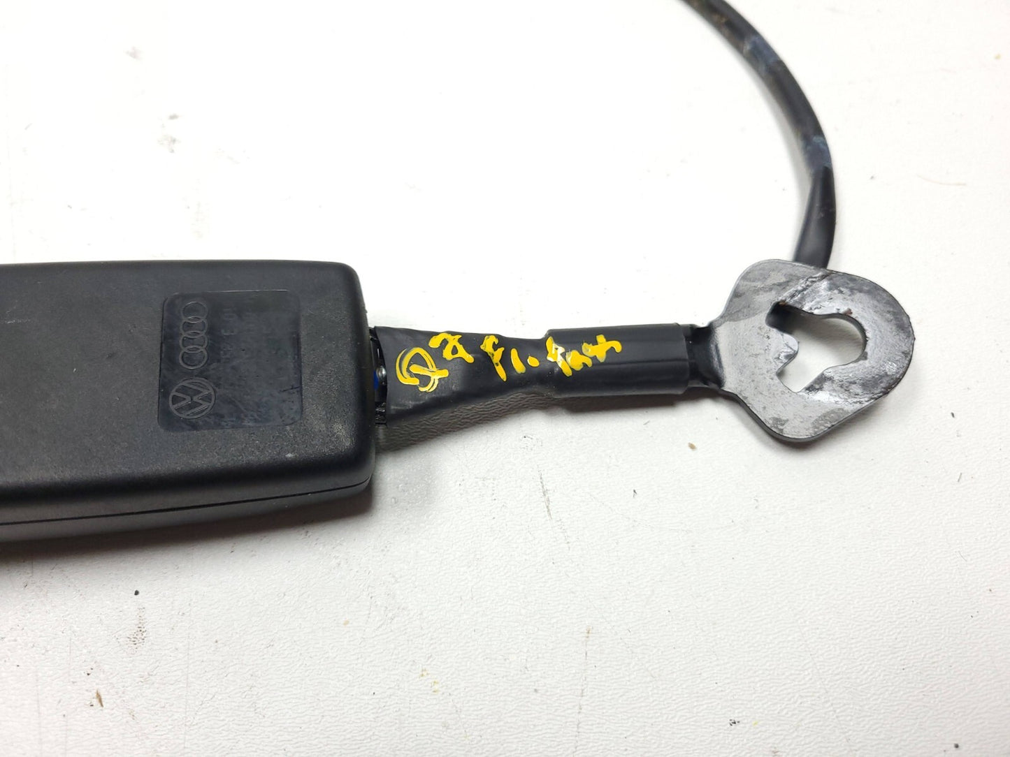 2009- 2015 Audi Q7 Front Seat Belt Buckle Passenger Side Right OEM