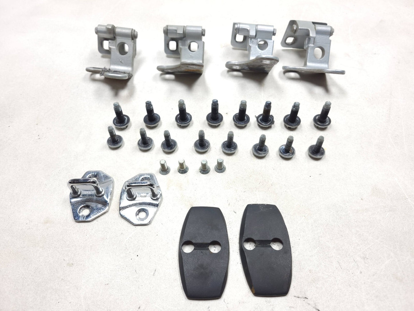 2007 Range Rover Front & Rear Door Hinge Left Driver Side Set OEM