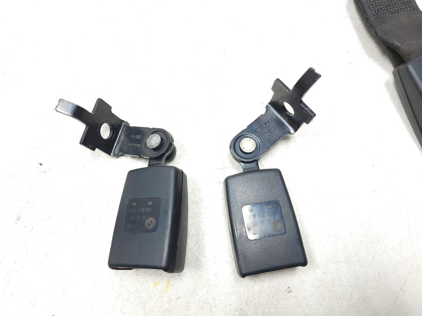 2007 - 2013 BMW X5 X6 E70 Rear Seat Belt Buckle Latch 3pcs OEM