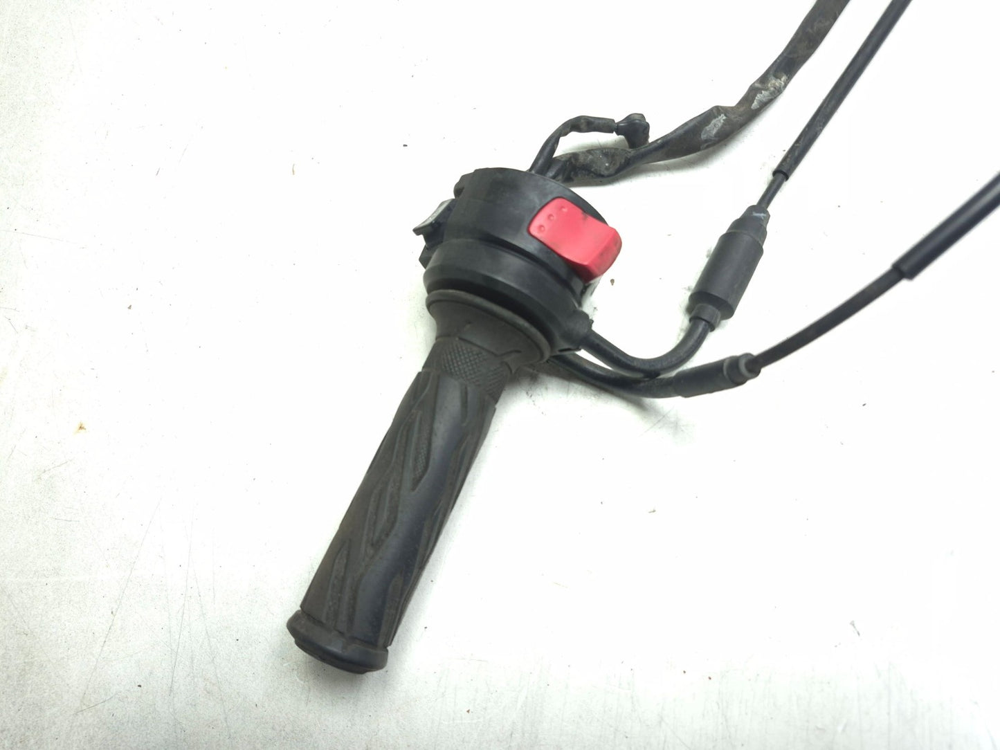 2015 Suzuki Gw250 Inazuma 250 Right Handlebar Switch W/ Throttle Cable Grip OEM
