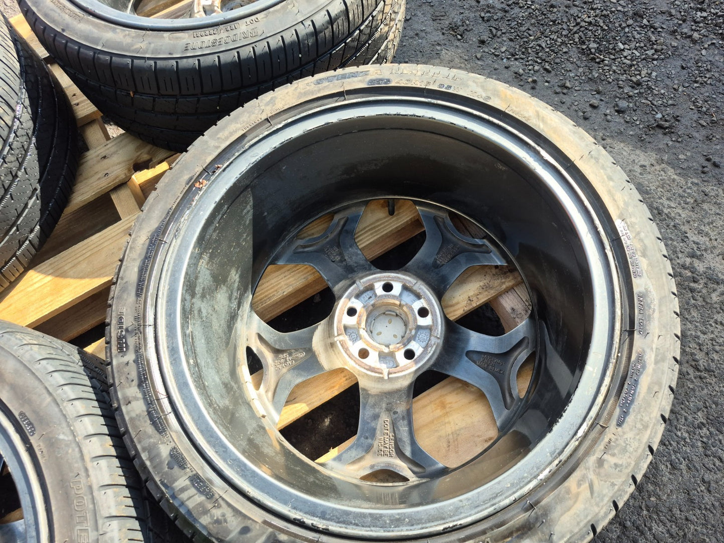 2014-2018 Ford Focus St Wheel Rim W/tire 18jx18 235/40/r18 Bridgestone 4 Pcs OEM