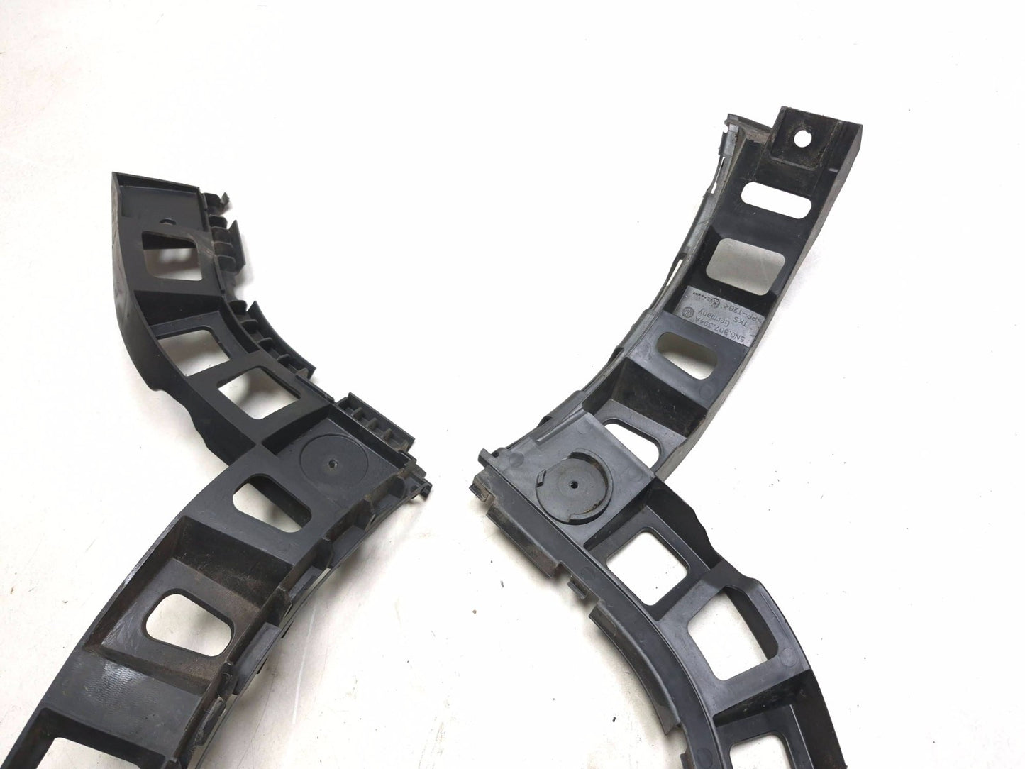 2011 Volkswagen Tiguan Rear Bumper Support Bracket Left & Right  OEM