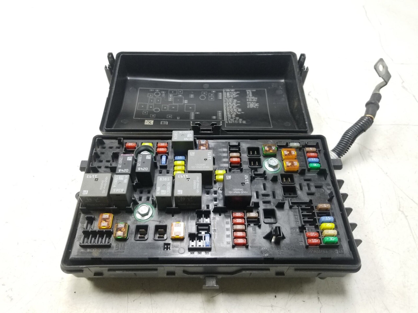 2010 - 2011 Cadillac SRX Engine Fuse Box Relay OEM