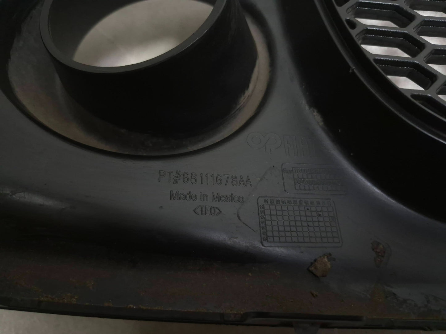2013 Fiat 500 Turbo Front Lower Center Grille OEM