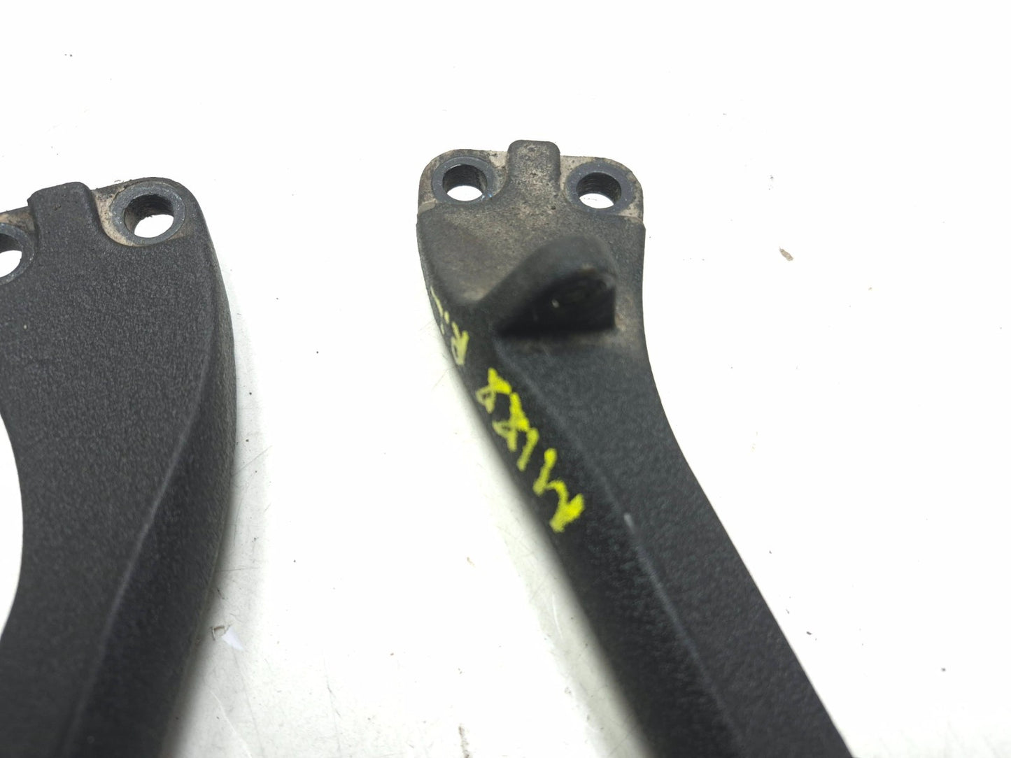 2008 Harley-davidson Dyna Fat Bob Fxdf Rear Foot Peg & Mount Bracket Lh & Rh OEM