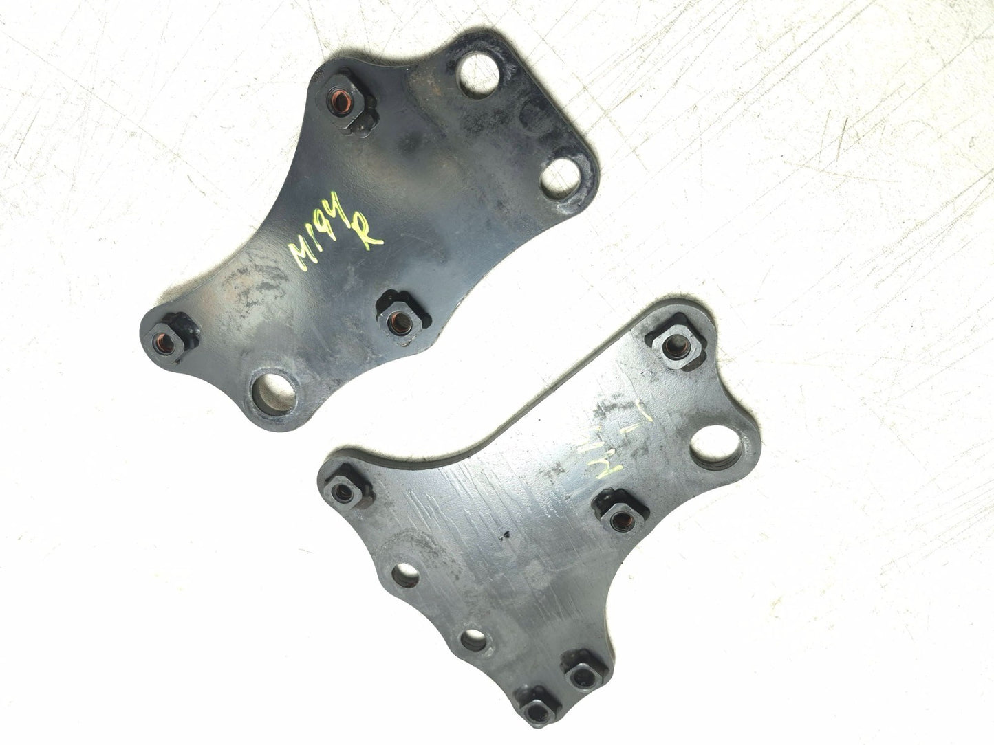 2009 Yamaha Fz6r Front Foot Peg Support Mount Bracket Left & Right OEM