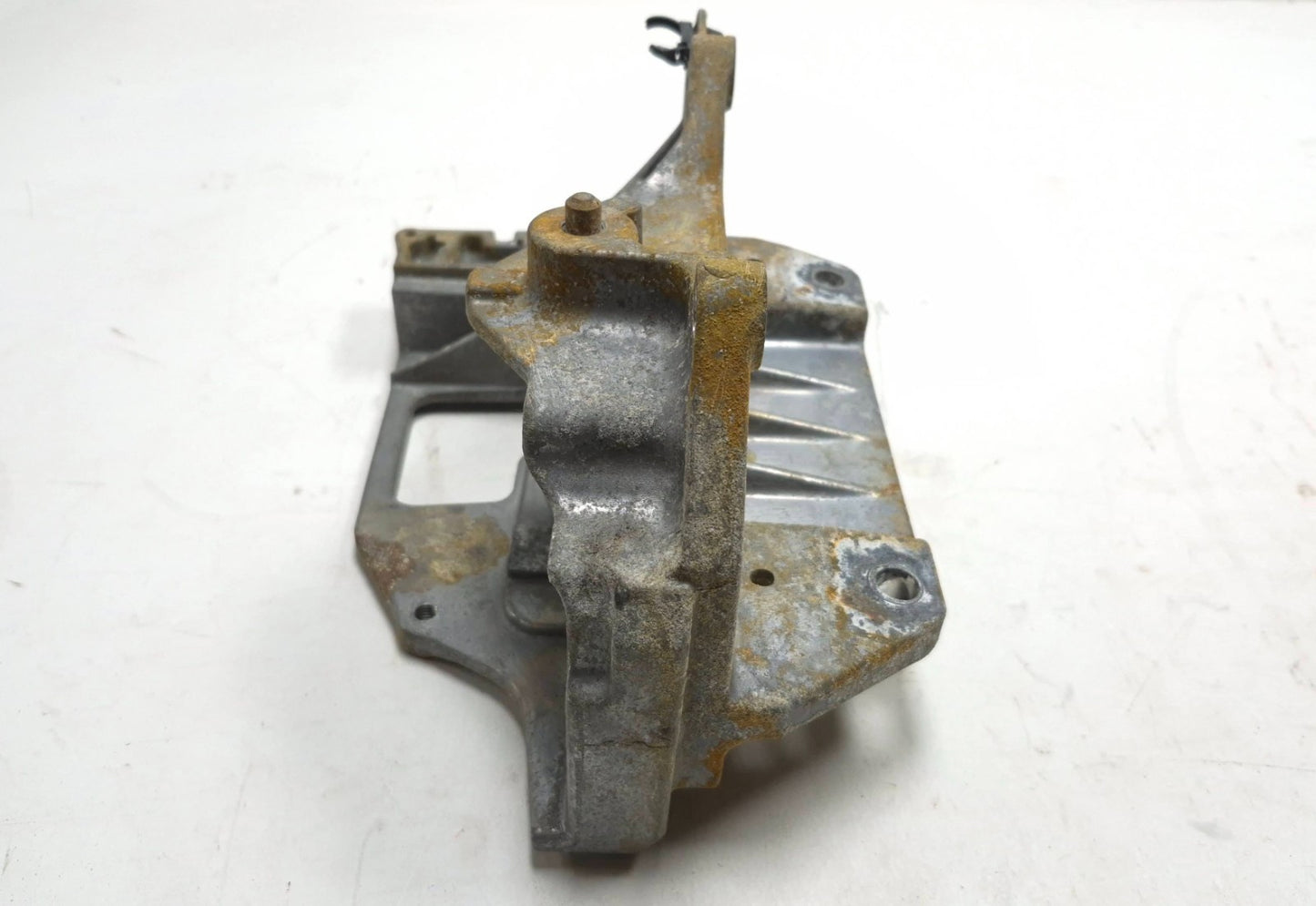 2015 Nissan Juke Engine Mount Bracket OEM