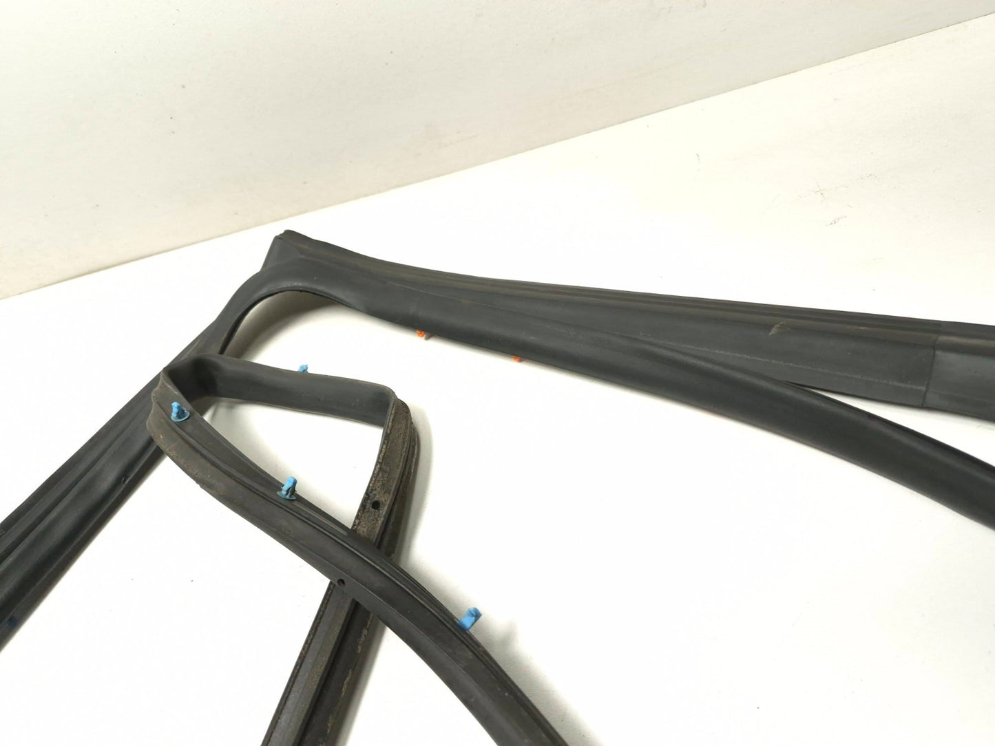 2007 Acura Tl Type-s Front Door Weatherstrip Seal Right Passenger Side Set OEM