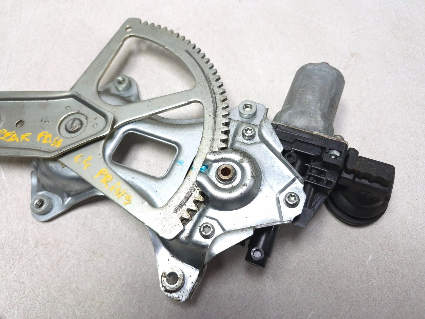 2009 Toyota Prius Rear Window Regulator & Motor Passenger Side Right OEM