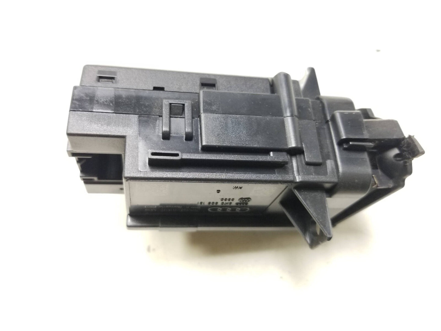 2009 - 2012 Audi Q5 Ignition Switch Key Slot Starter OEM