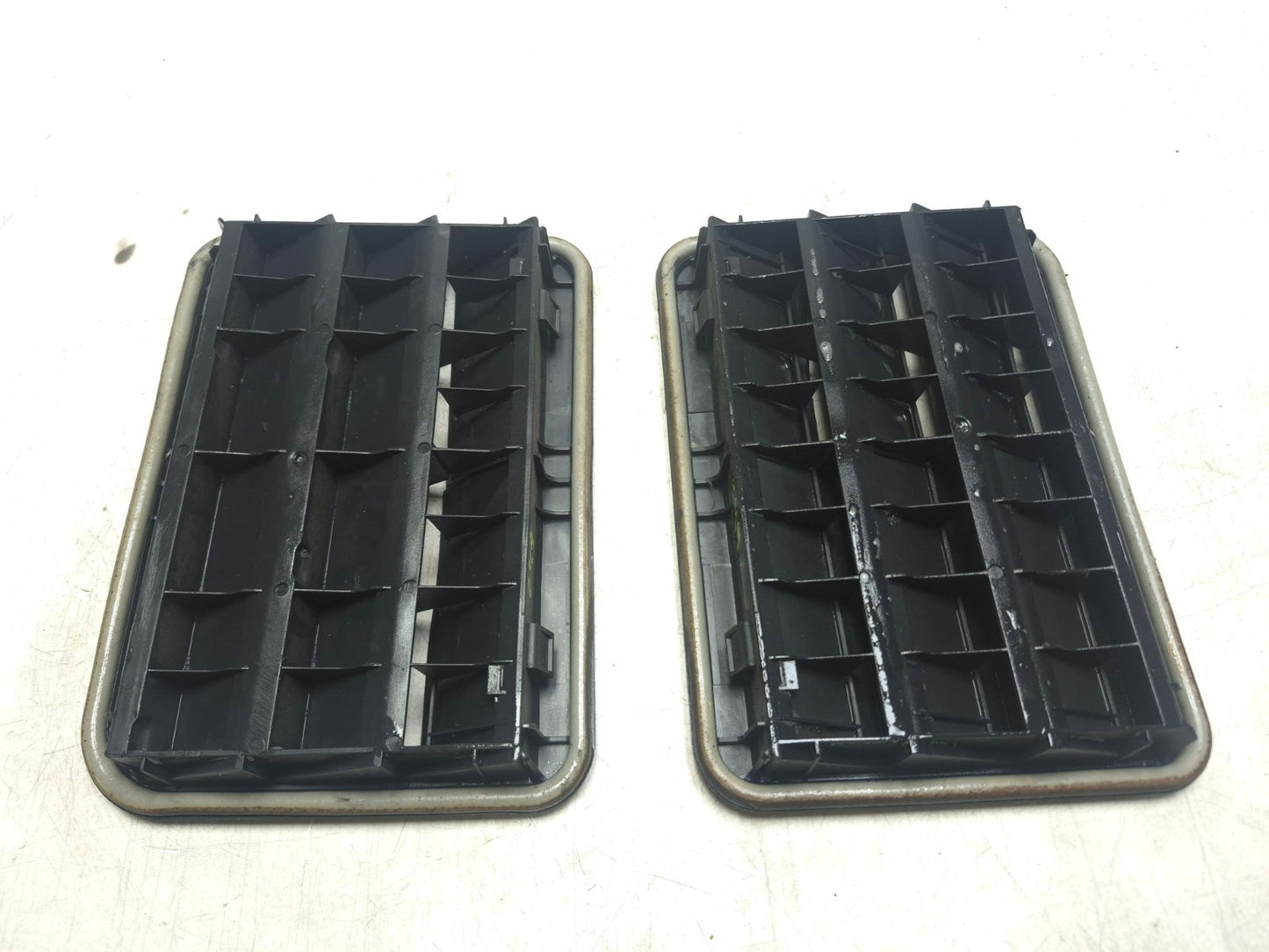 2013 BMW 328i F30 Rear Quarter Air Vent Grille Left & Right Pair OEM