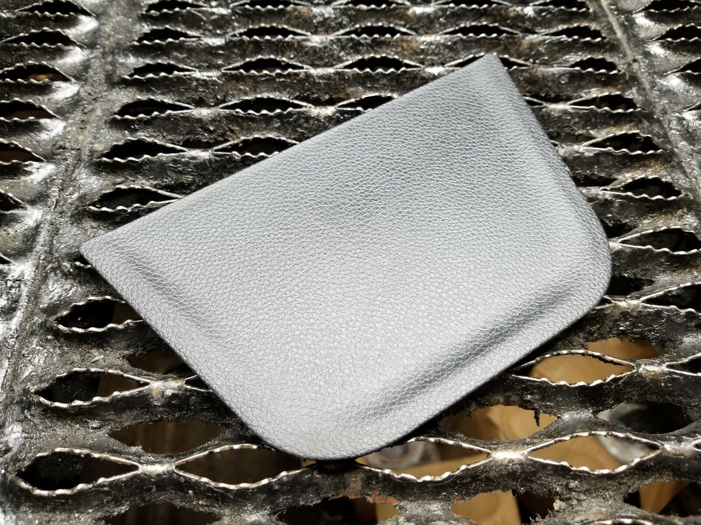 14 15 16 17 Hyundai Elantra Gt Center Console Trim Panel Cover Lower OEM