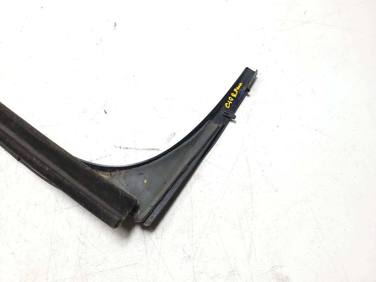 2010 - 2014 Chevrolet Suburban Side Door Window Outer Sealing Strip OEM