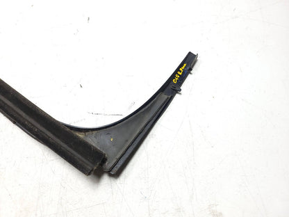 2010 - 2014 Chevrolet Suburban Side Door Window Outer Sealing Strip OEM
