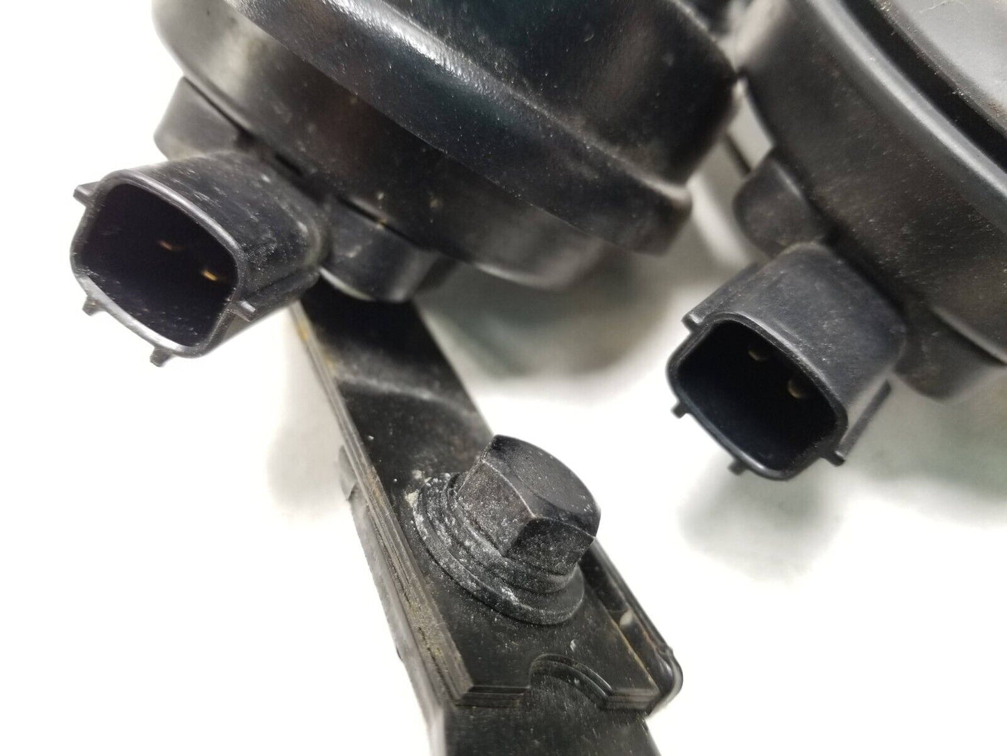 17 18 Kia Forte Horn Signal Pair OEM 49k Miles