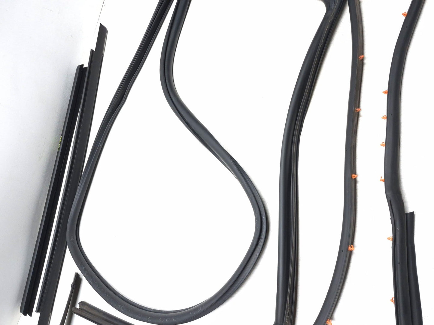2017 Dodge Journey Rear Driver Door Weatherstrip Seal 5 Pcs OEM
