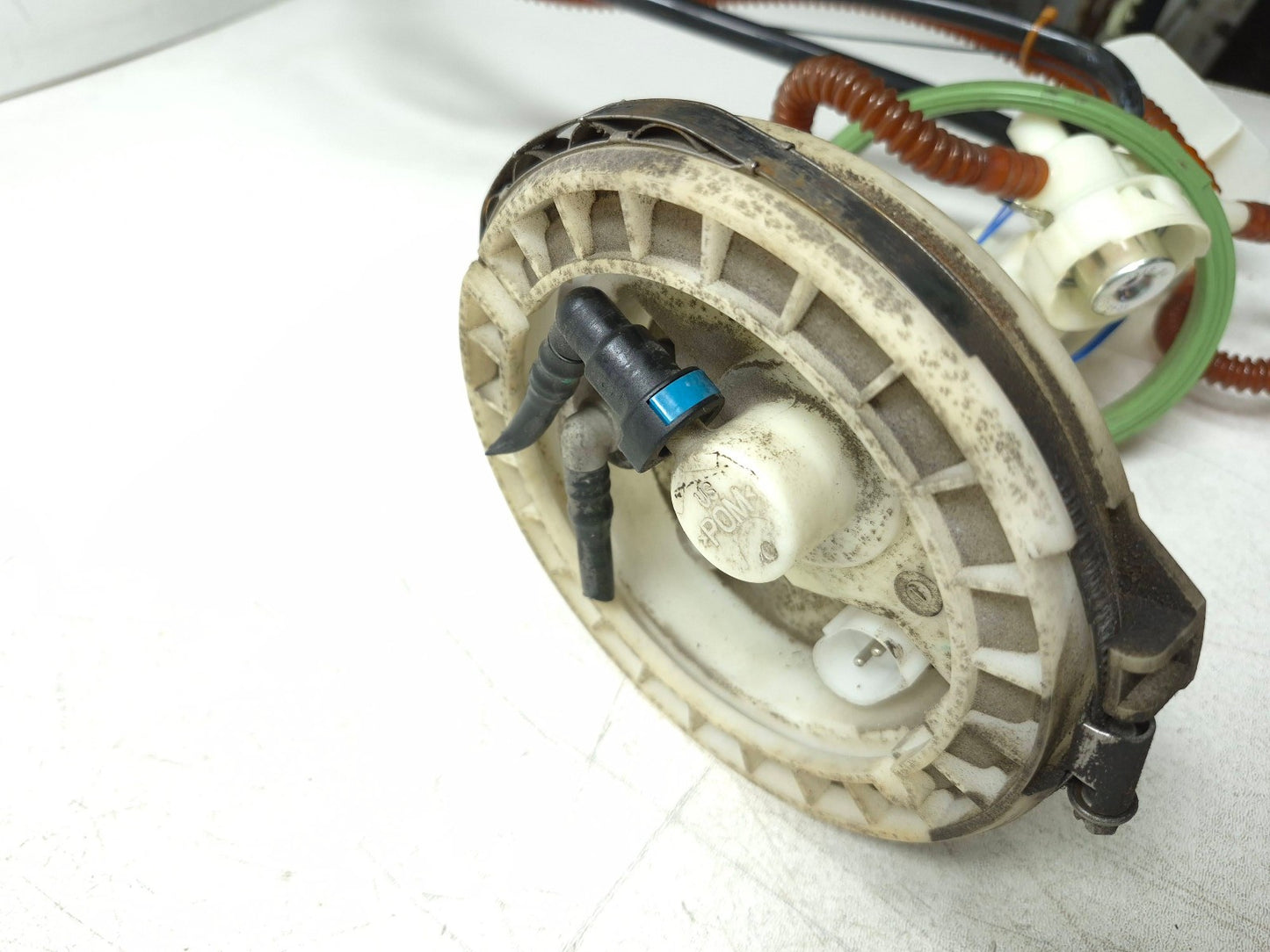 2008 BMW X6 E71 4.4l V8 Fuel Pump Sending Unit OEM