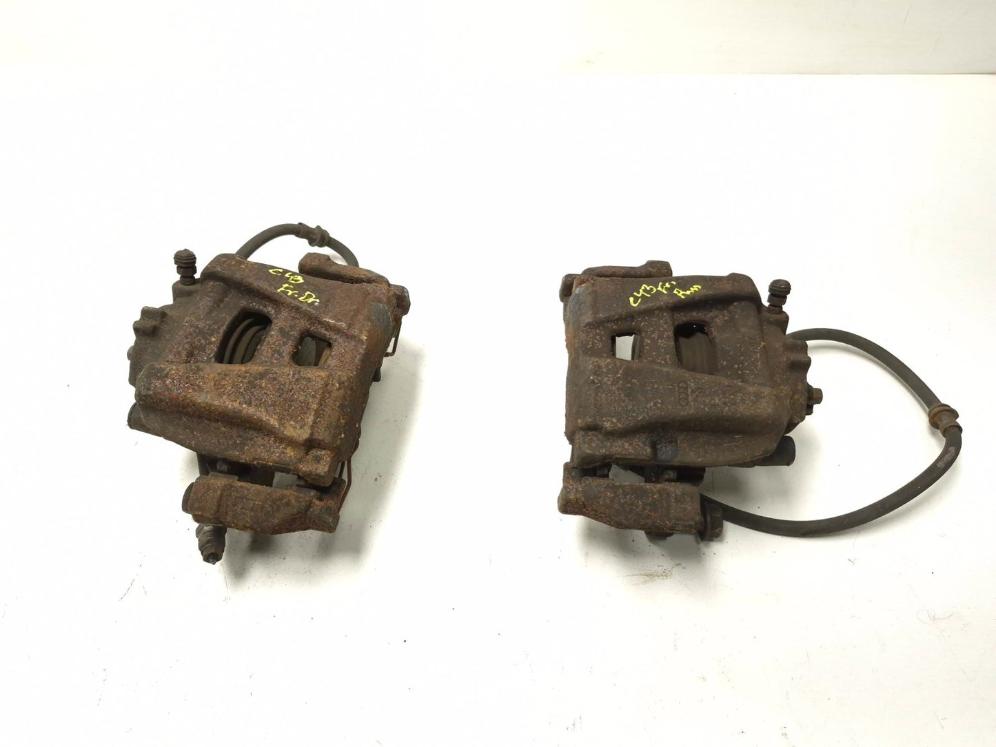 2011 Volkswagen Tiguan Front Brake Caliper Left & Right Pair OEM