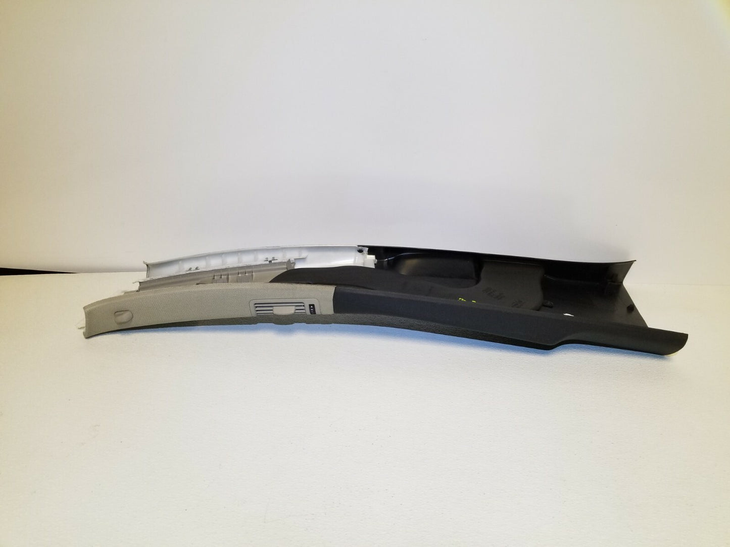 2015 Audi Q7 Center B Pillar Upper Trim Panel W/ Air Vent Passenger Side OEM