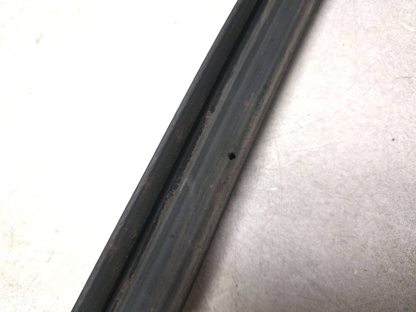 2008 Lincoln Navigator Body Weatherstrip Seal Left & Right OEM