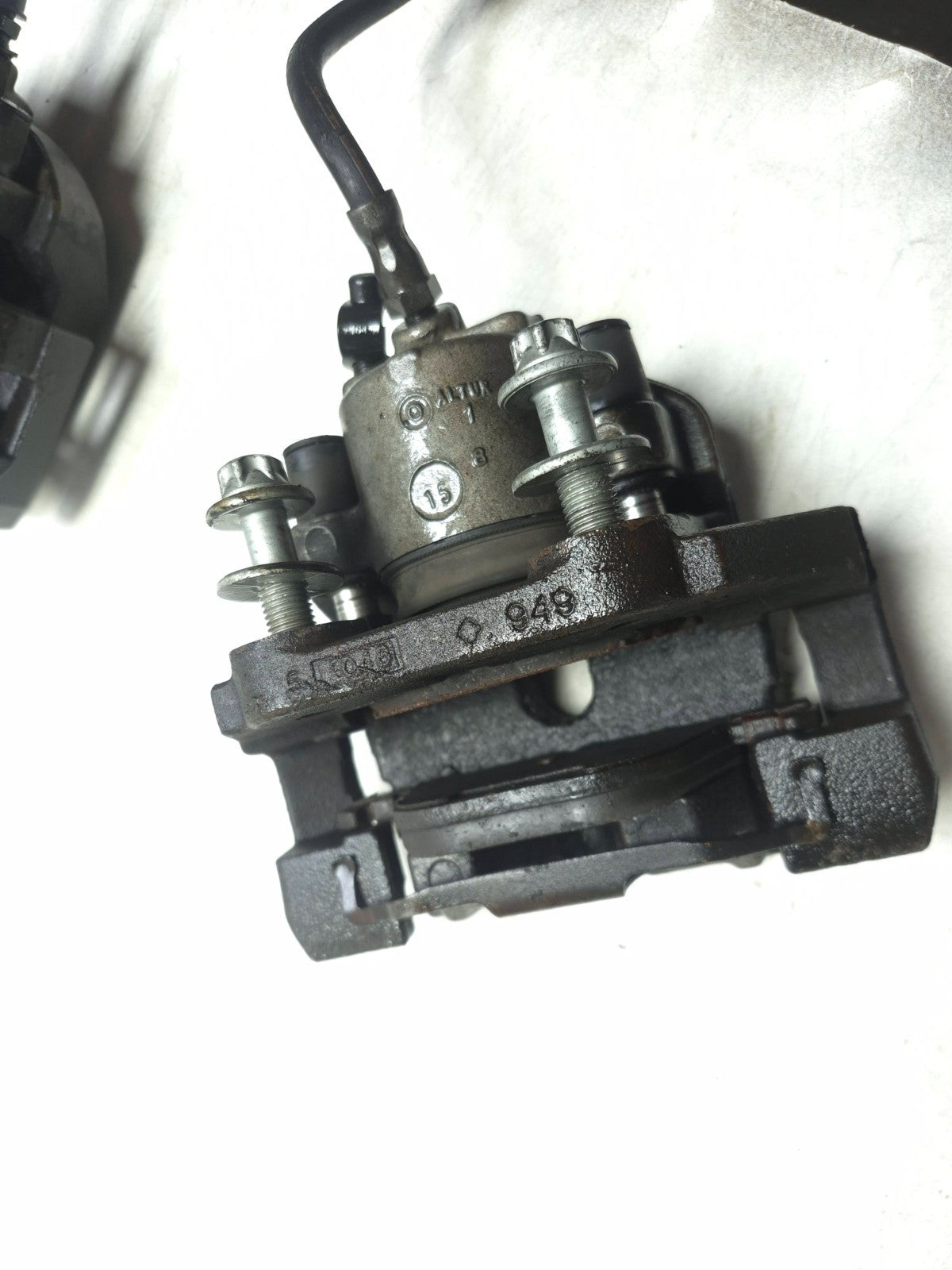 2008 BMW X6 E71 Brake Caliper Left & Right Pcs 4 OEM