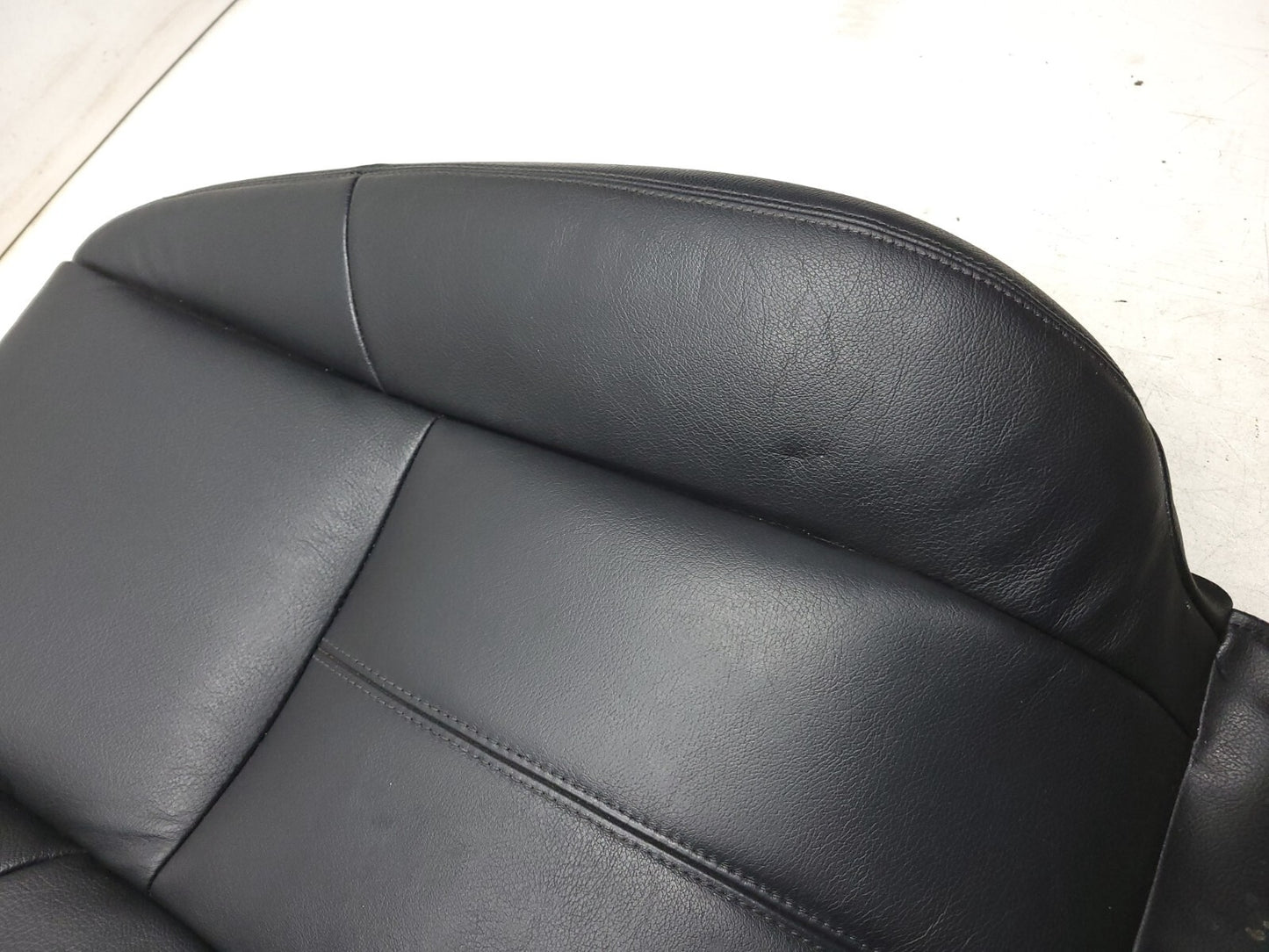 2010 - 2014 Chevrolet Suburban Front Upper Seat Cushion Passenger Side Right OEM