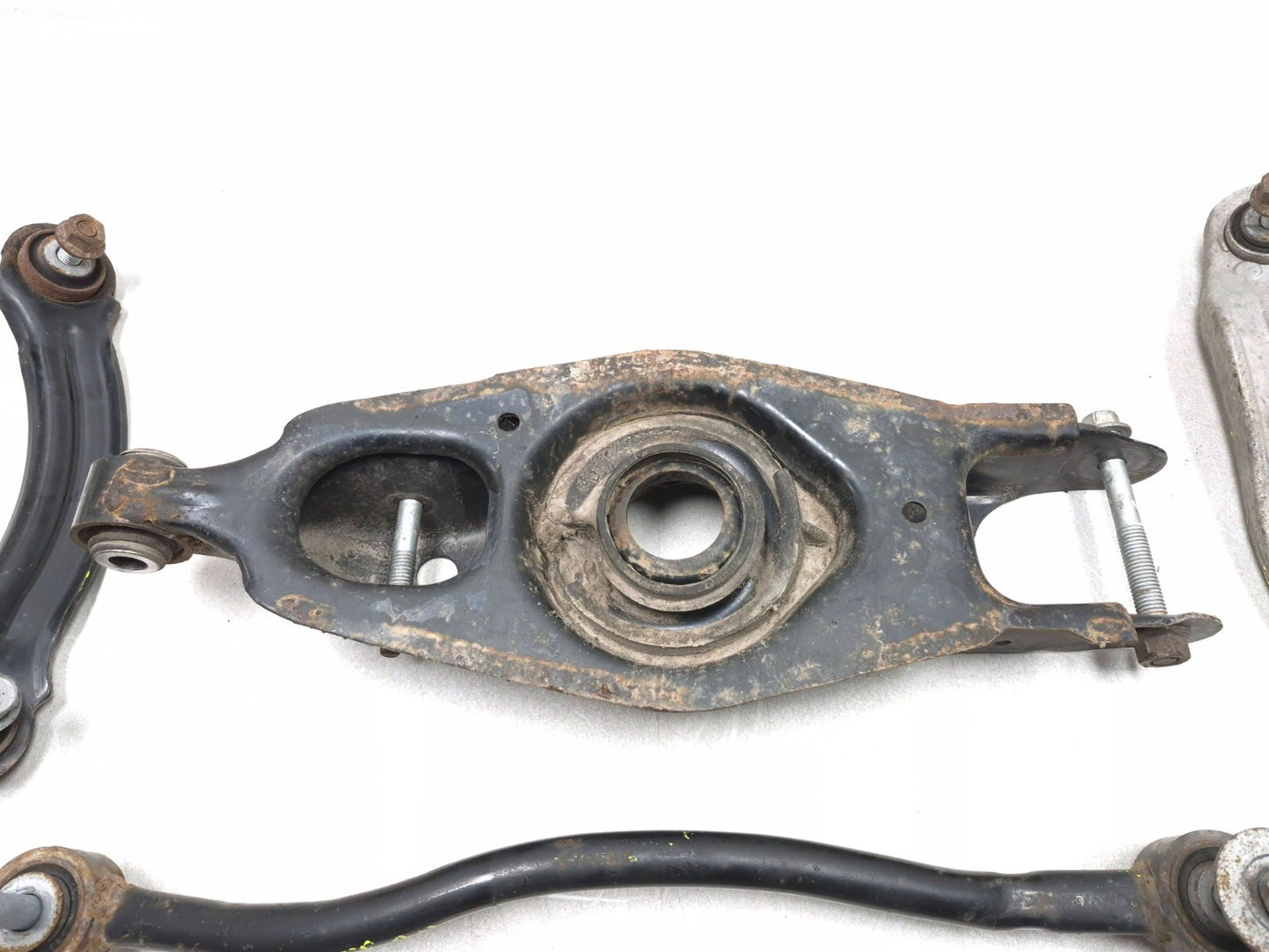 2018 Chrysler 300 AWD Rear Control Arm Driver Side Left 5pcs OEM