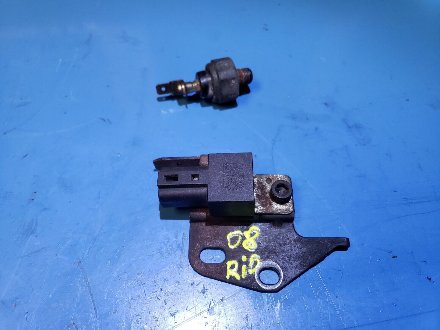 06 07 08 09 10 Kia Rio5 1.6l Oil Pressure Knock Crankshaft Sensor OEM