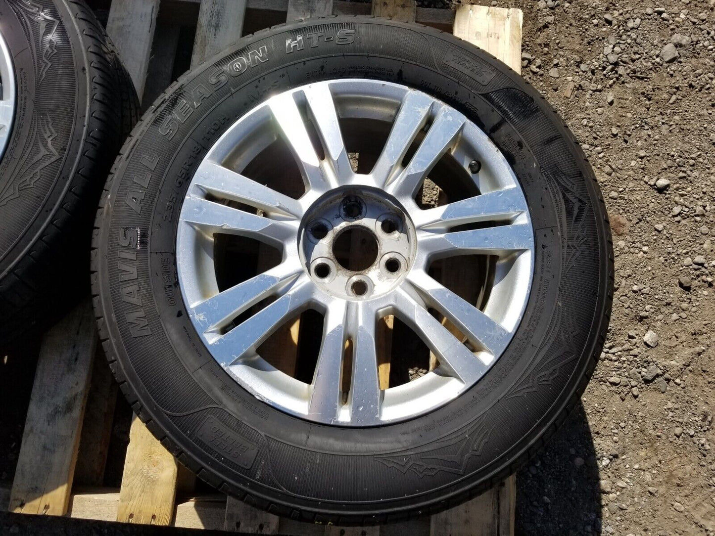 2010 - 2016 Cadillac SRX Wheel Rim W/ Tire 235/65r18 8.5/32" Pair 9597414 OEM