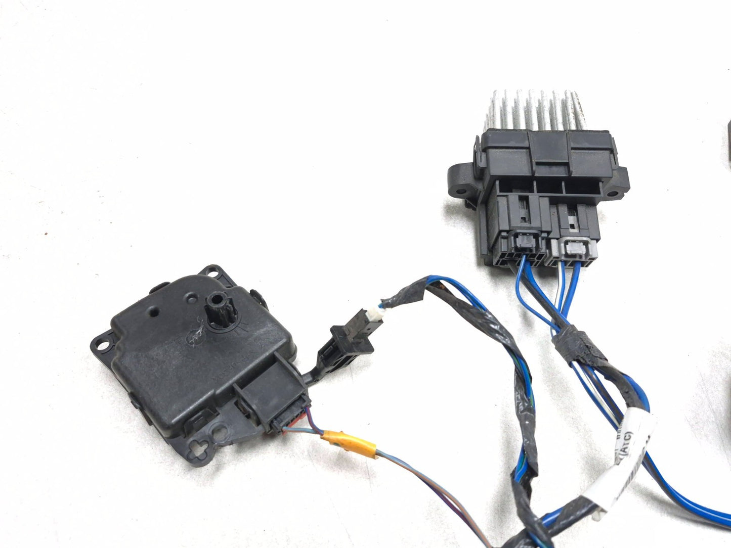 2013 Dodge Grand Caravan HVAC Heater Vent Flap Motor Actuator W/ Wiring Oem✅