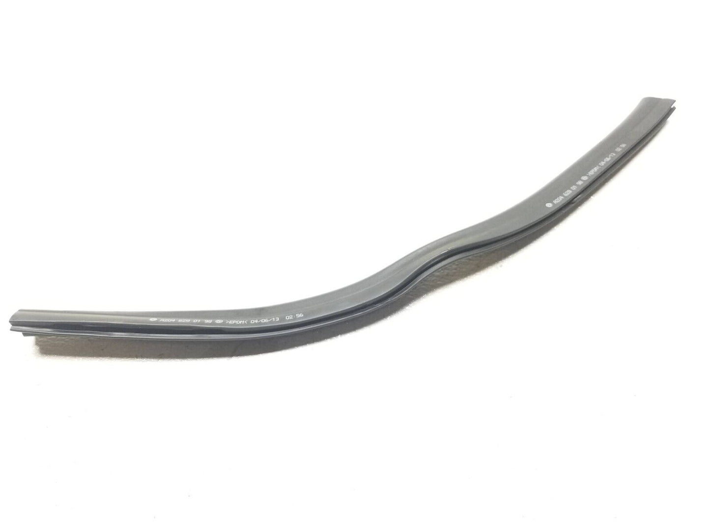 12 13 14 Mercedes-benz C300 Under Hood Weatherstrip Seal A2046280198 OEM