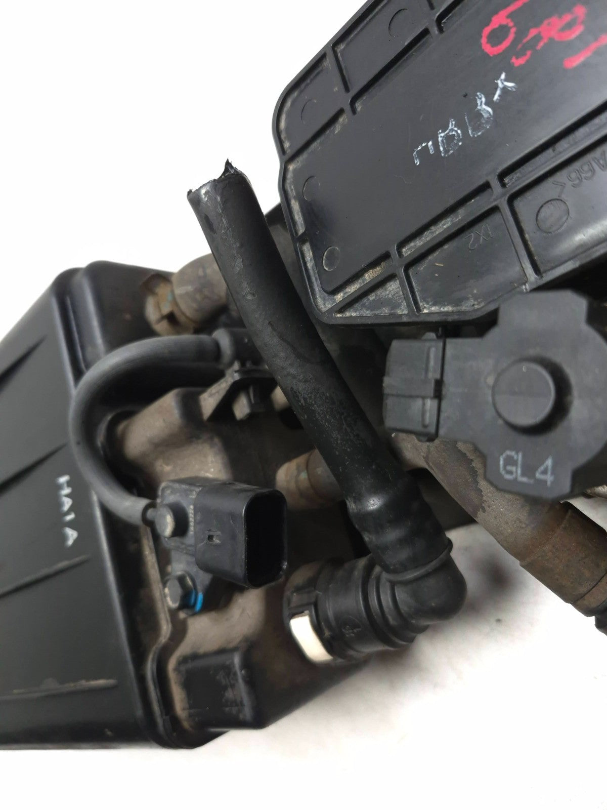 2013 Hyundai Genesis Coupe Fuel Vapor Canister OEM