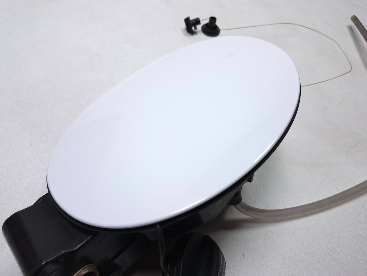 2021 Alfa Romeo Giulia Fuel Tank Door Lid W/ Gas Cap & Housing Assy Oem✅