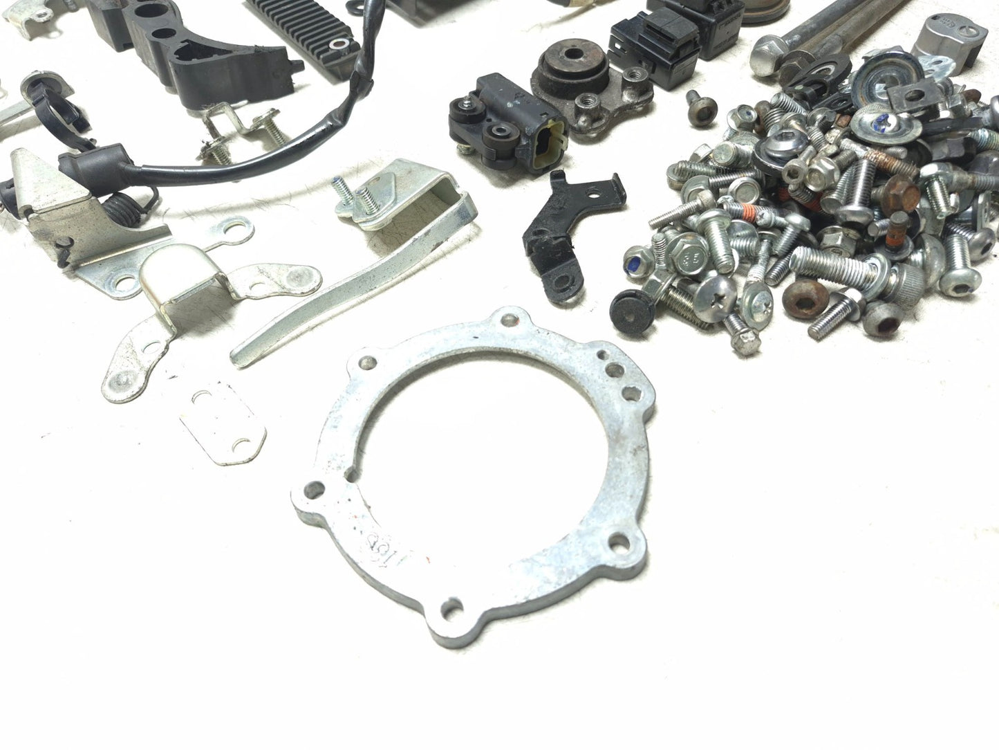2009 Yamaha Fz6r Misc Bolt & Hardware Bracket OEM