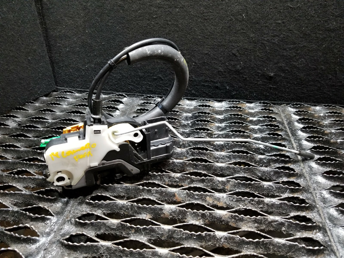 2014 Chevrolet Camaro Front Passenger Door Lock Latch Actuator OEM